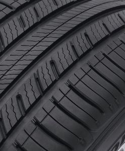 Opony, które odkrywają rowki w miarę zużywania się ogumienia