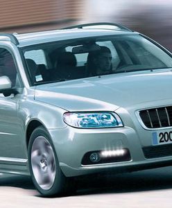 Polacy chętnie używają świateł do jazdy dziennej