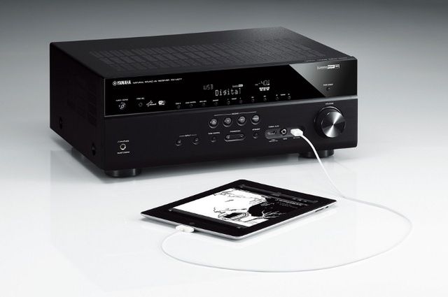 Yamaha RX-V677 