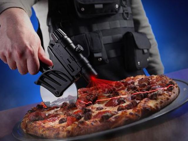 nóż do pizzy z laserem 