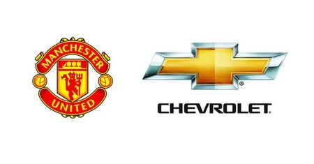 Logo Chevrolet na koszulkach Manchester United