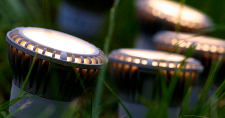 50 lat technologii LED - od czerwonych diod do paneli OLED