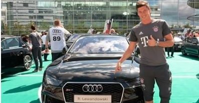Gwiazdy rozdają samochody. Najpierw Lewandowski, teraz Żyła. Uwaga na oszustwa