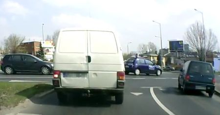 Kierunkowskaz przed wjazdem na rondo: jest wyrok sądu