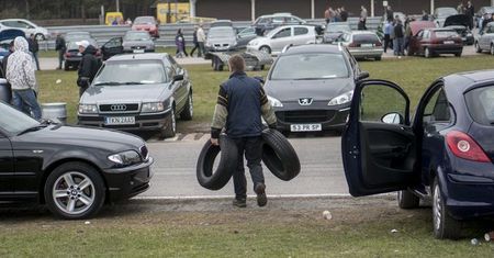 Polska jest motoryzacyjnym skansenem. 71 proc. aut ma więcej niż 10 lat