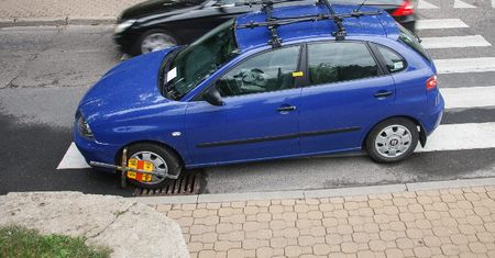 Niepełnosprawni kierowcy zaparkują na zakazie