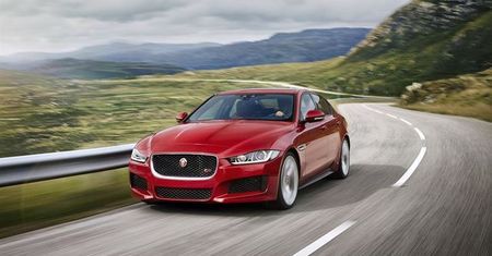 Przedpremierowy pokaz Jaguara XE na Poznań Motor Show