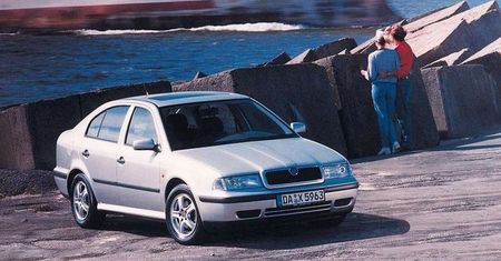 Skoda Octavia: czy pierwszy z "czeskich Volkswagenów" nadal wart jest uwagi?