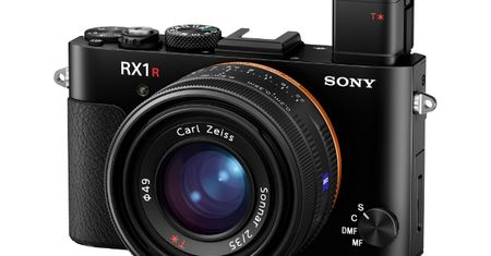 Rewolucyjny aparat? 42 mln pikseli, pełna klatka i obudowa kompaktu - Sony RX1R II