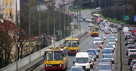 Likwidacja buspasów receptą na korki?