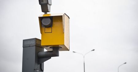 Im mniej bezpiecznie, tym więcej fotoradarów?