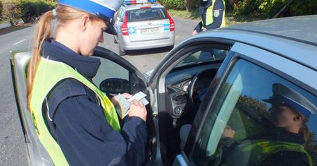 Świąteczne wyjazdy: od środy na drogach może być znacznie tłoczniej