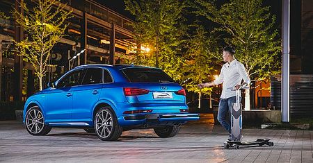 Koncept Audi z elektryczną deskorolką w komplecie