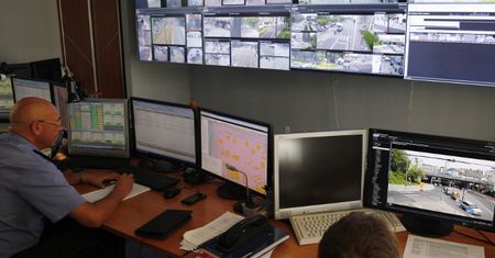 Monitoring sam wychwyci jazdę pod prąd i stłuczkę
