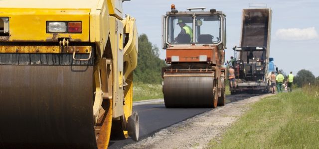 Samorządy łączą siły przy remontach dróg