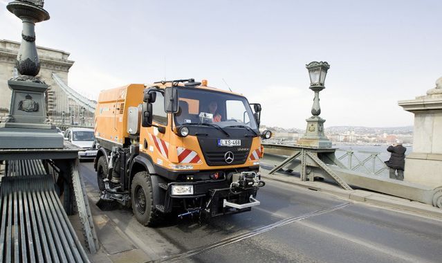 Unimog U 20 na ulicach Budapesztu