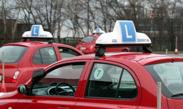 W Polsce coraz mniej osób uzyskuje prawo jazdy
