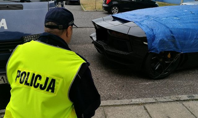 Lamborghini aventador porzucone we Włocławku