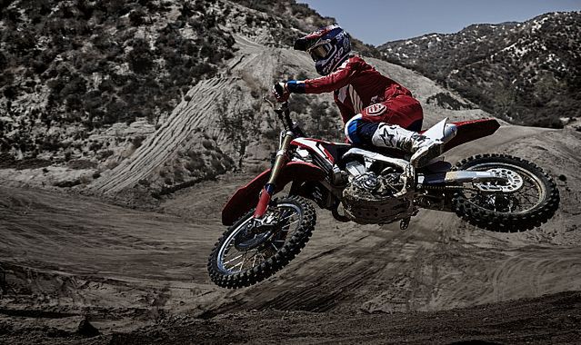 Honda CRF450R i CRF450RX: enduro na nowo