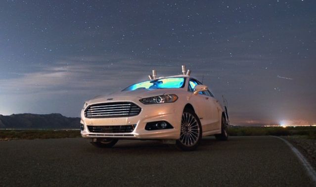 Test autonomicznego Forda w ciemności