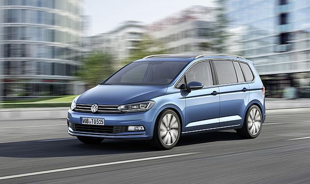 VW Touran z nowymi silnikami i pakietem R-Line