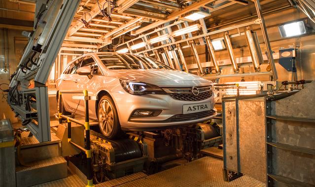 Opel Astra Sports Tourer testowany w komorze klimatycznej
