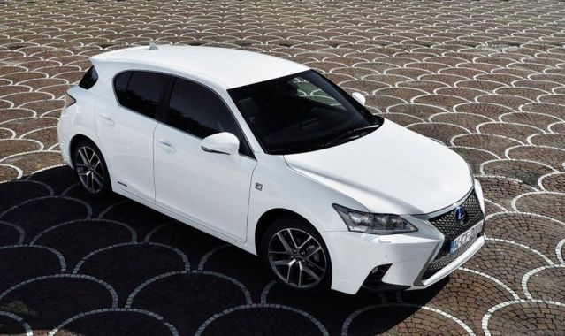 Nowy Lexus CT będzie crossoverem?