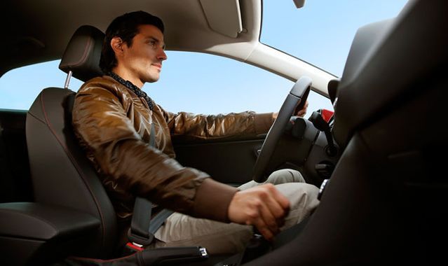 Jakie bodźce wpływają na zmianę naszego zachowania podczas jazdy?