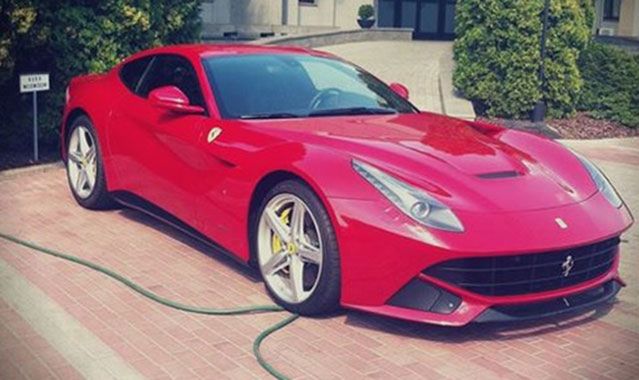 Kuba Wojewódzki sprzedaje swoje Ferrari F12