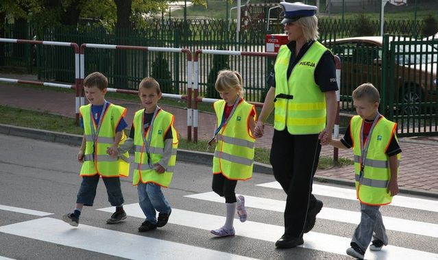 Policja sprawdza bezpieczeństwo przy szkołach