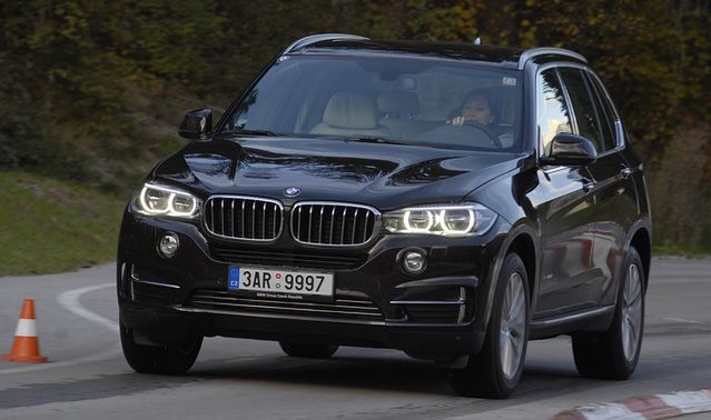 BMW X5 xDrive30d: udoskonalone wcielenie siły