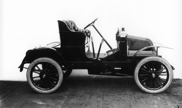 105. urodziny Renault Type AX