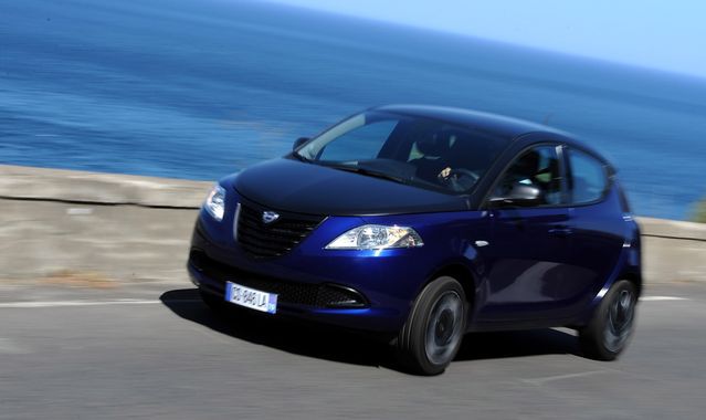 Lancia Ypsilon S MOMODESIGN: dwukolorowy sportowiec