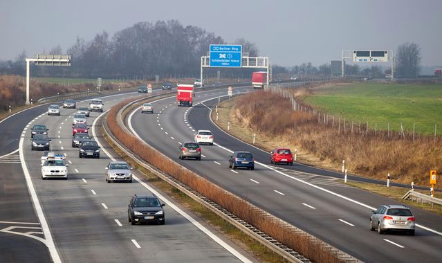 Minister chce objąć mytem za autostrady ciężarówki od 7,5 t