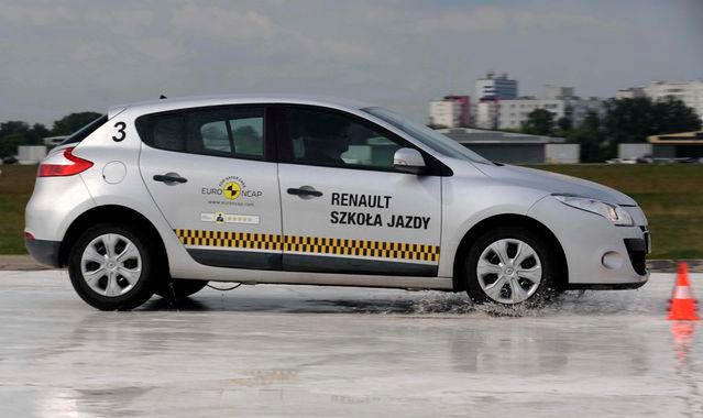 Renault otwiera tor dedykowany szkoleniom z bezpieczeństwa jazdy