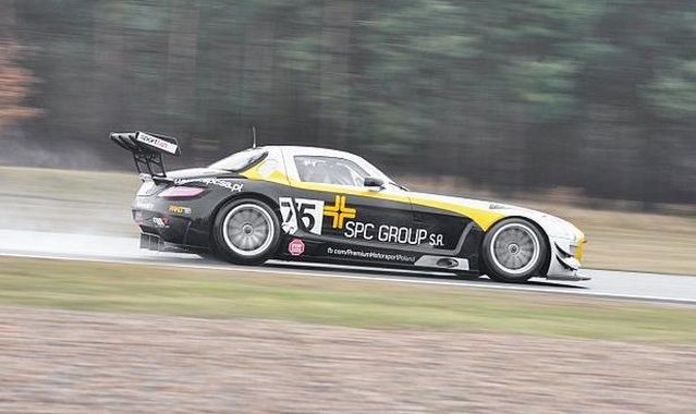 Mercedes AMG SLS GT3 najlepszy w Poznaniu