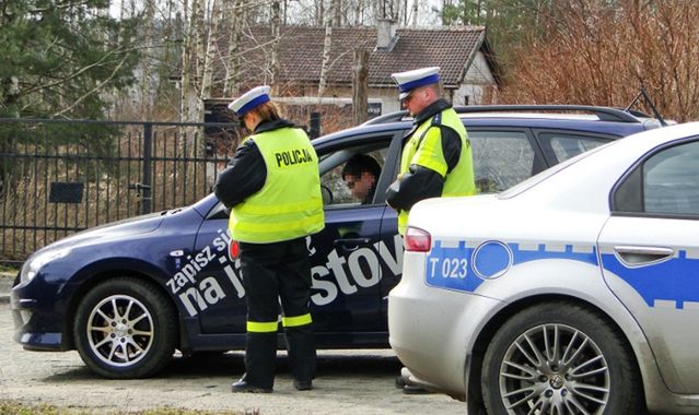 Kiedy policjant zatrzyma dowód rejestracyjny?