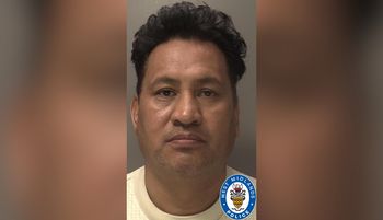 Nastolatka zaczęła mówić. Piekło trwało latami. Liczne gwałty w Anglii