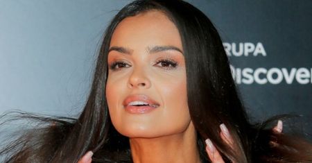 Klaudia El Dursi pozuje w WYKROJONYM bikini, dumnie ogłaszając: "Zaprojektowałam je SAMA" (FOTO)