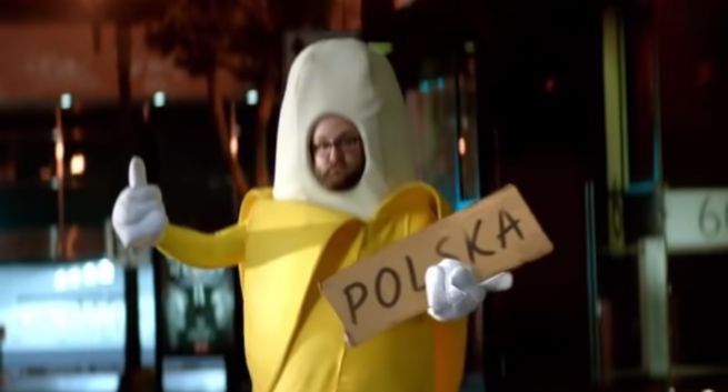 Po skardze do Komisji Etyki Reklamy ze spotu Doritos z człowiekiem-bananem zniknie napis „Polska”