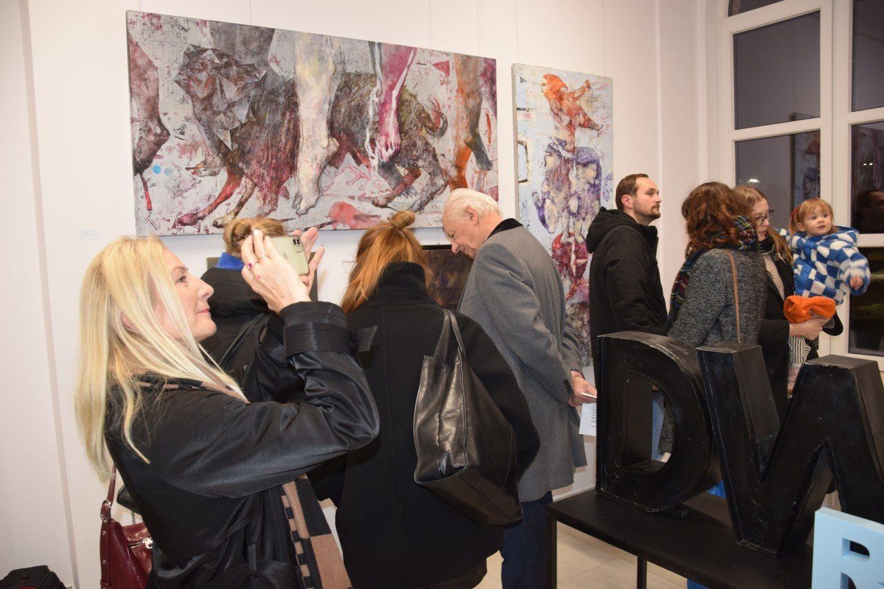 Galeria Sztuki powstała na kolejowym dworcu w Zduńskiej Woli. Odbył się pierwszy wernisaż