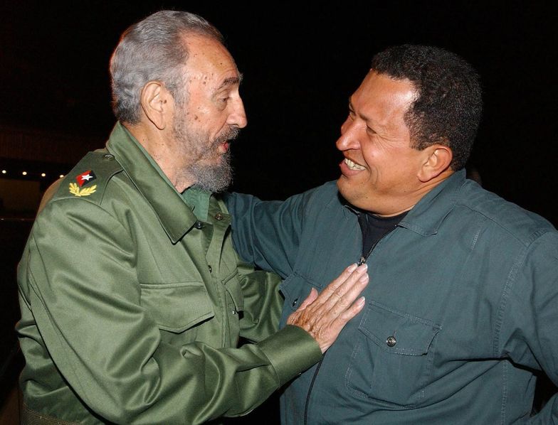 Fidel Castro i Hugo Chavez podczas spotkania w 2004 roku