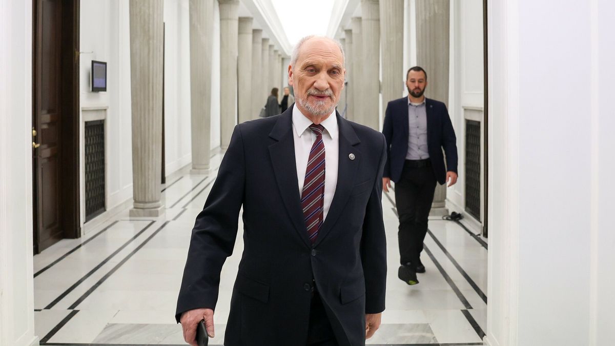 Została zlikwidowana podkomisja smoleńska, której przewodniczył Antonii Macierewicz