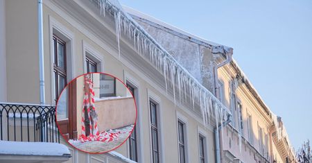 Straż Miejska oznacza miejsca, gdzie zwisające sople stwarzają zagrożenie. Przechodnie ignorują to i zrywają taśmy