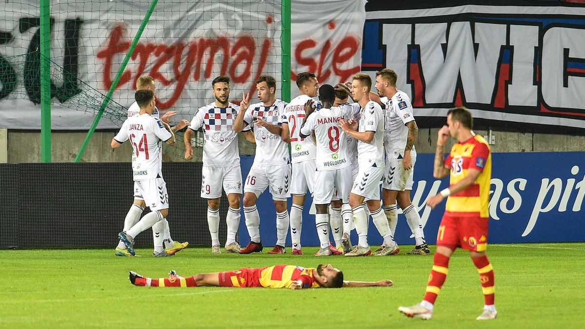 Newspix / Rafal Rusek / Na zdjęciu: piłkarze Górnika Zabrze