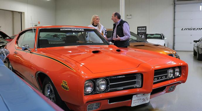 Car Crews with Supercar Blondie