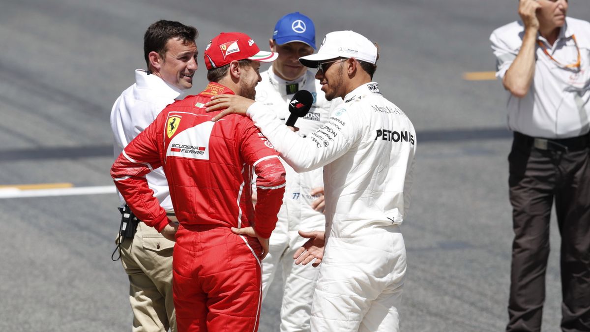 Zdjęcie okładkowe artykułu: Materiały prasowe / Mercedes AMG Petronas F1 / Na zdjęciu: Lewis Hamilton i Sebastian Vettel