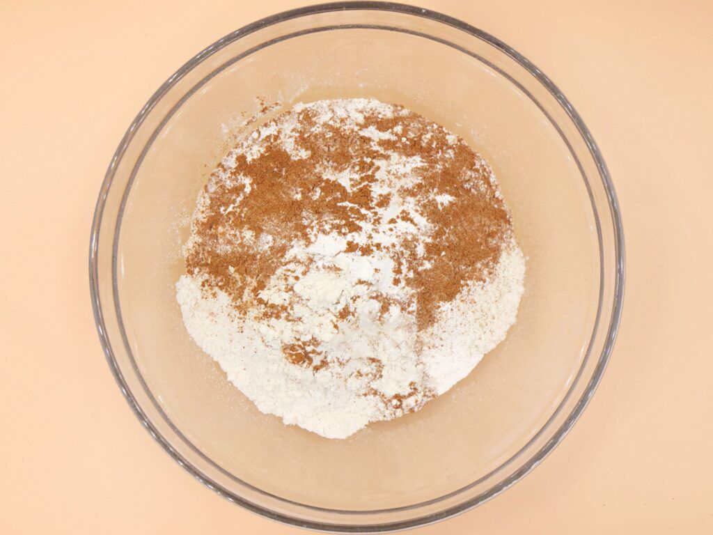 Ciasto marchewkowe z polewą białkową przepis