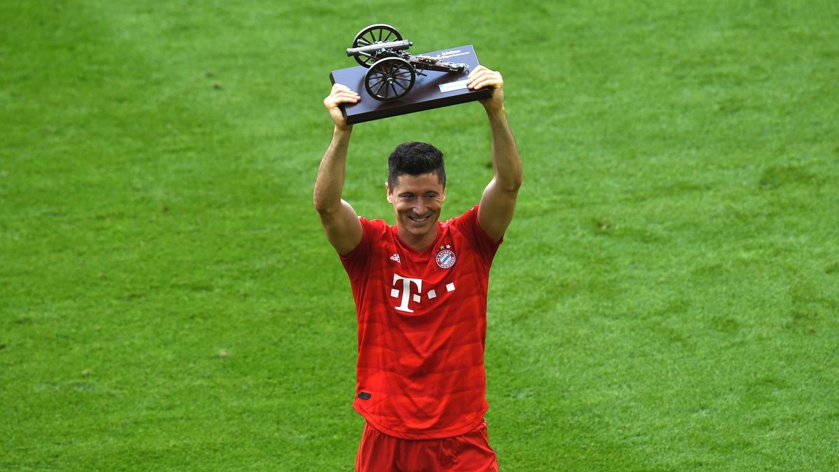 East News / CHRISTOF STACHE/AFP / Na zdjęciu: Robert Lewandowski