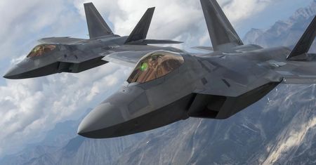F-22 staną się "niewidzialne" dla dronów? Amerykanie znaleźli na to sposób